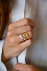 Bague Lettre Éternité Bébé or et diamants - Acmée Paris